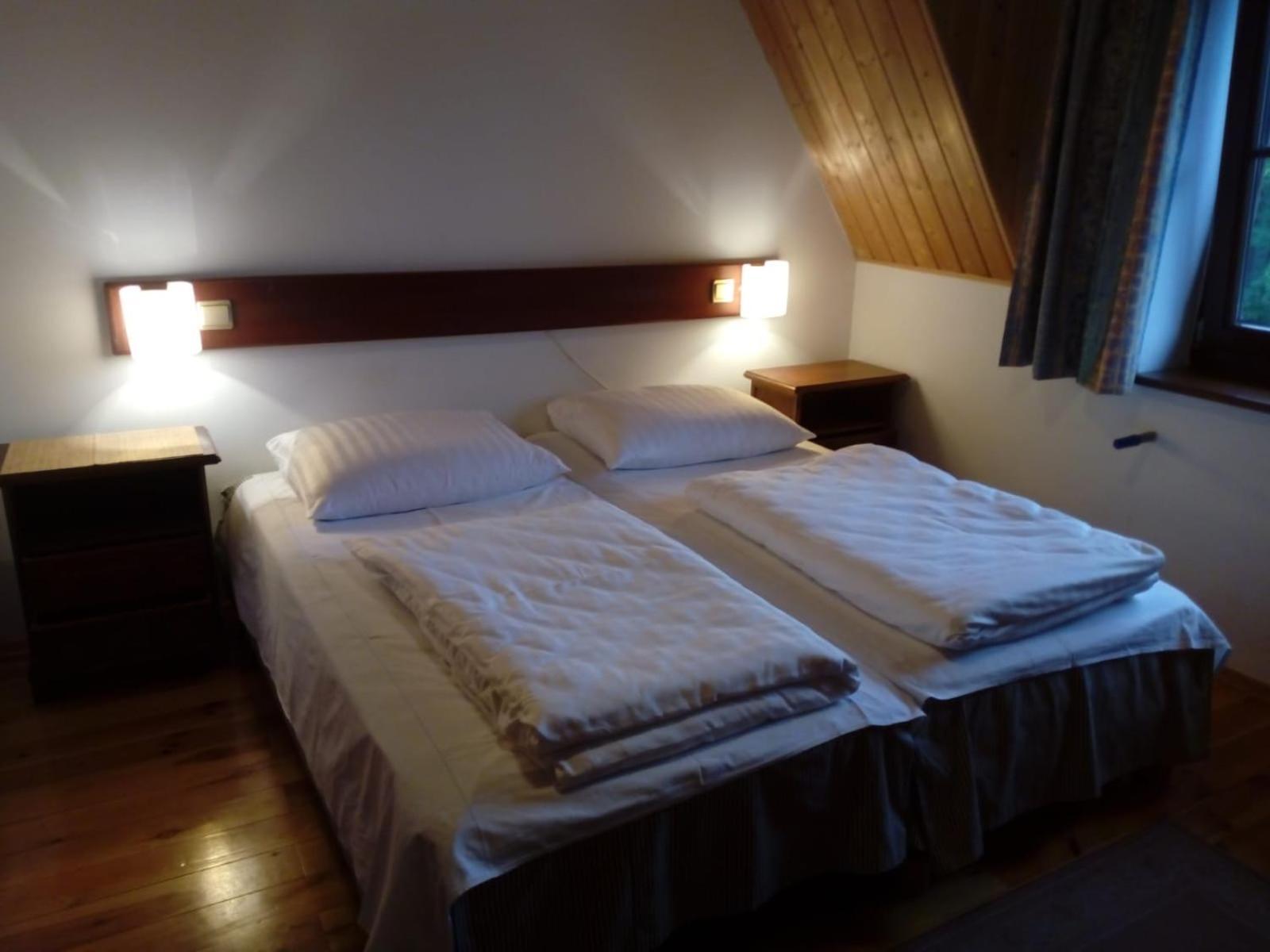 Hotel Bialy Dworek à Miedzyzdroje Extérieur photo